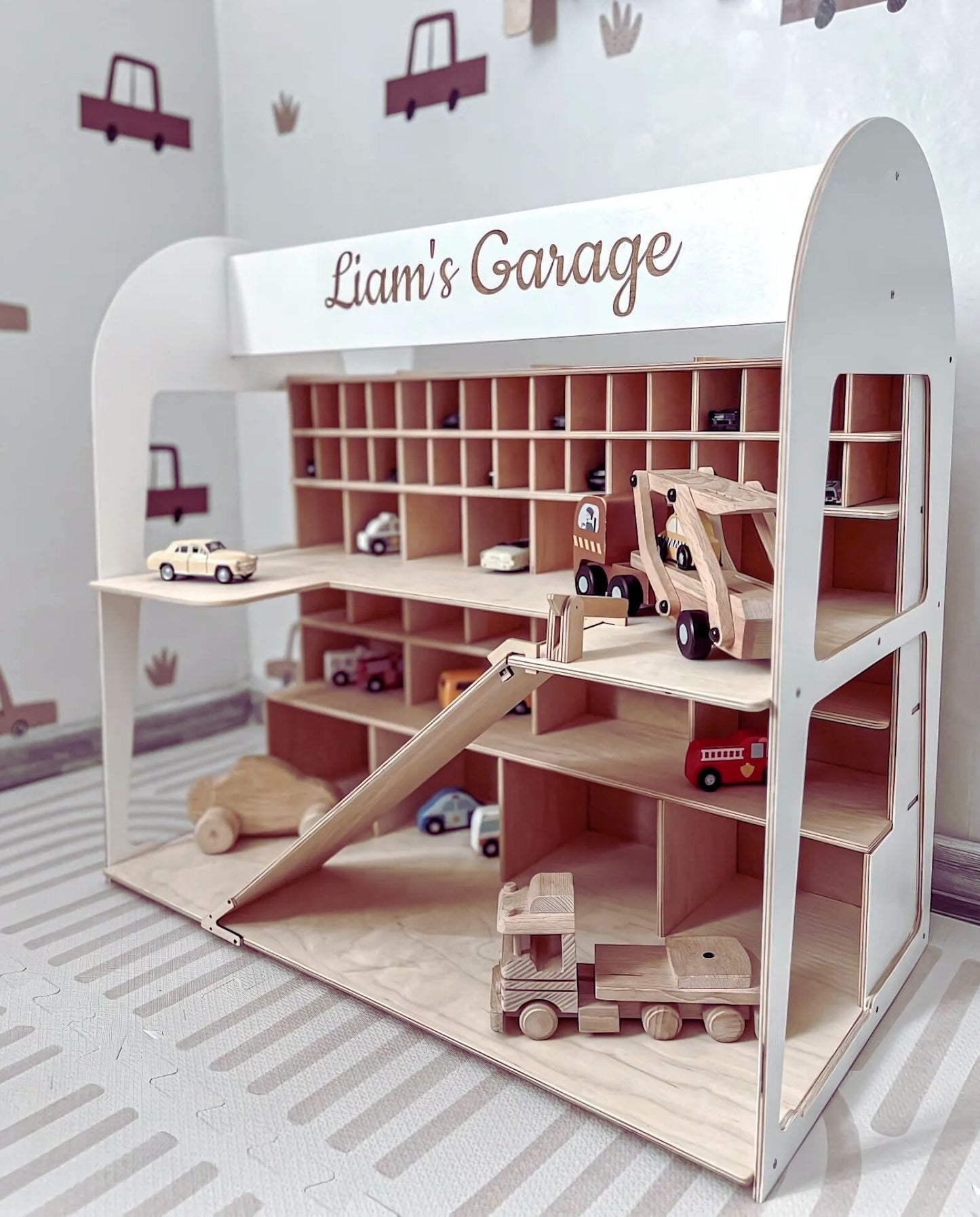 Child-friendly wooden ramp-style toy display for fostering independent play